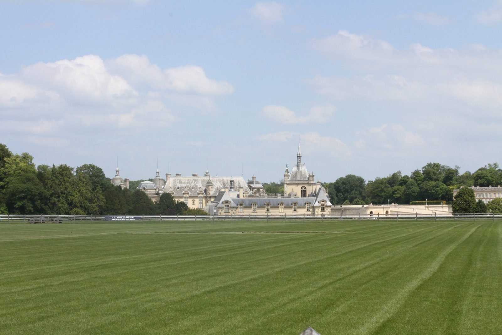 10 Essential Tips for an Unforgettable Day Trip to Château de Chantilly from Paris