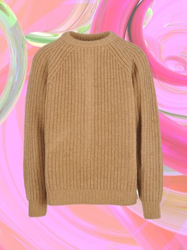 How to Choose the Ultimate Travel Sweater: 7 Tips for Cozy, Stylish Journeys